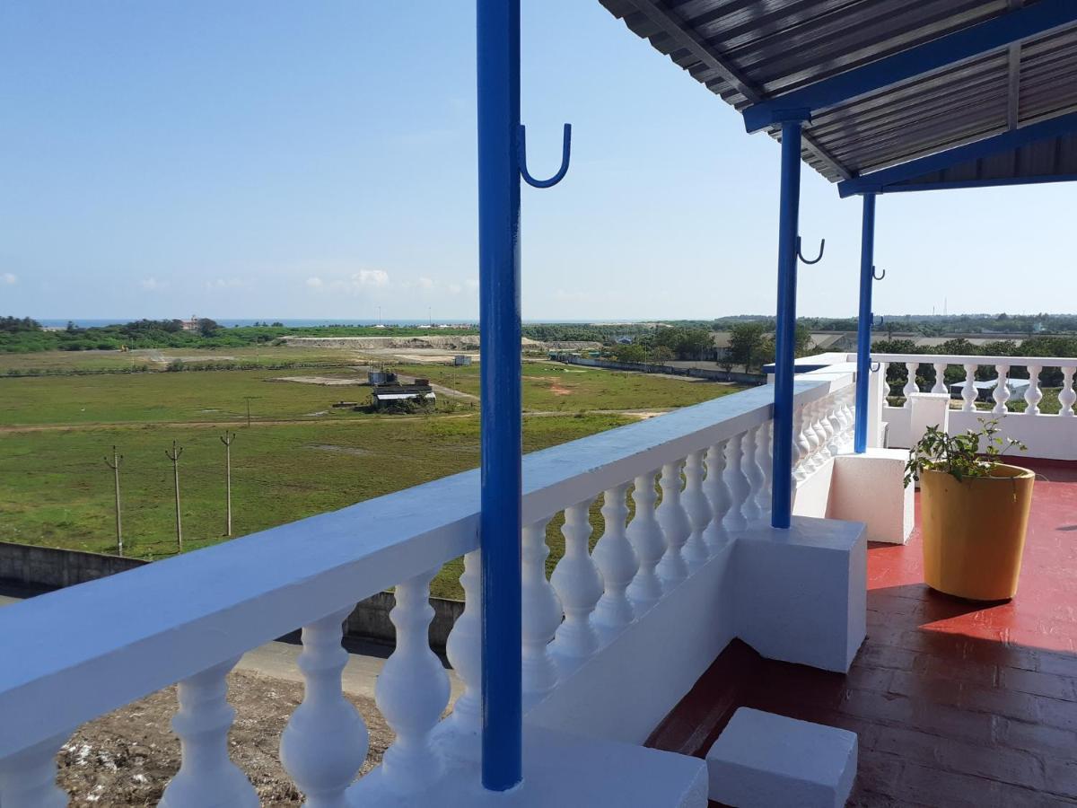 Holi-Wood Guesthouse Puduccseri Kültér fotó