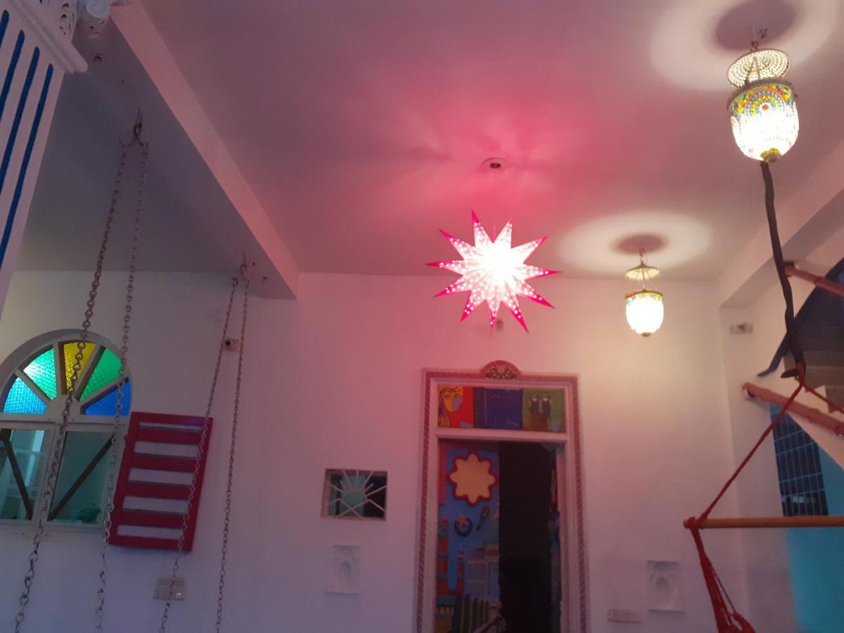 Holi-Wood Guesthouse Puduccseri Kültér fotó