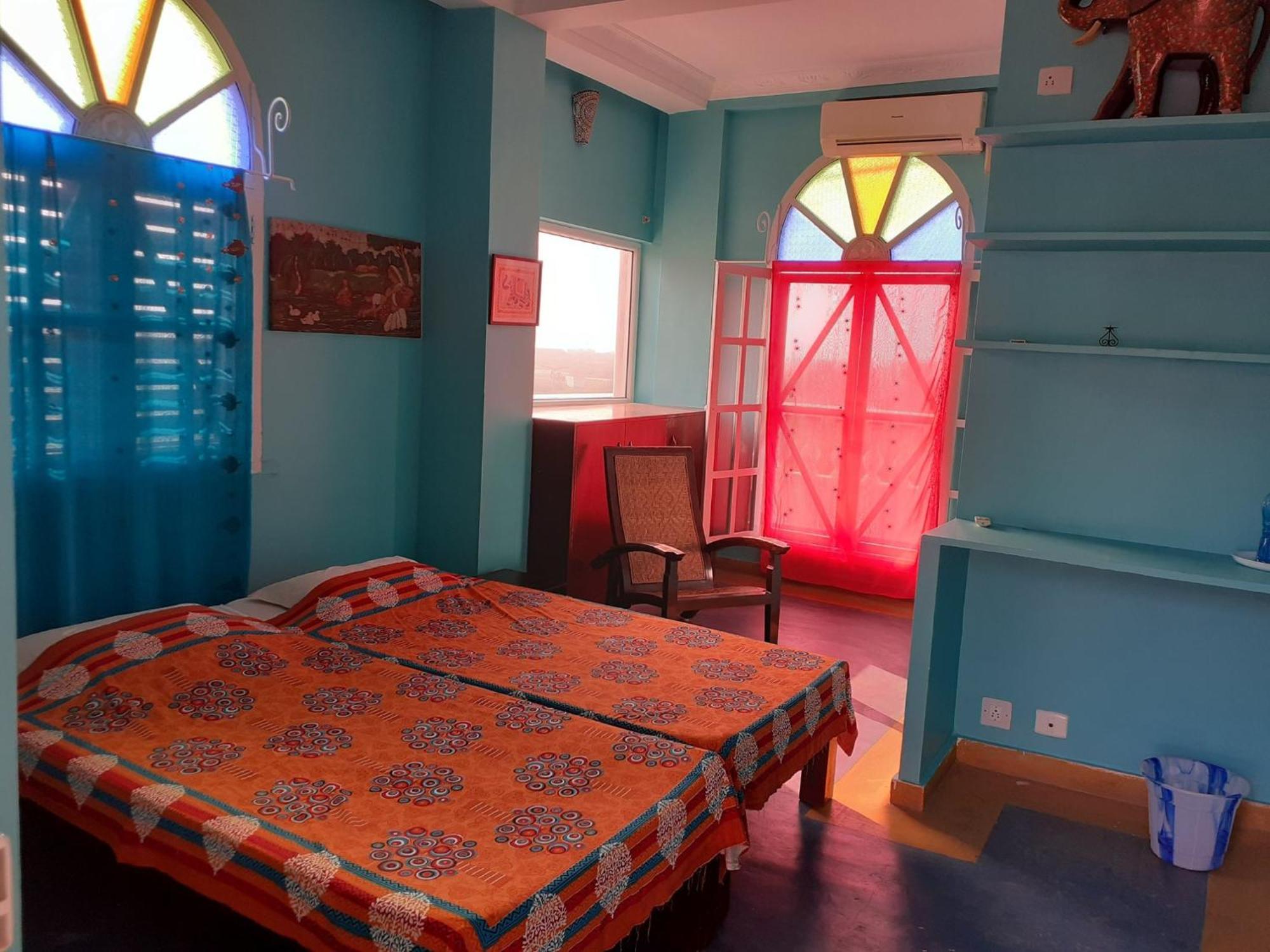 Holi-Wood Guesthouse Puduccseri Kültér fotó