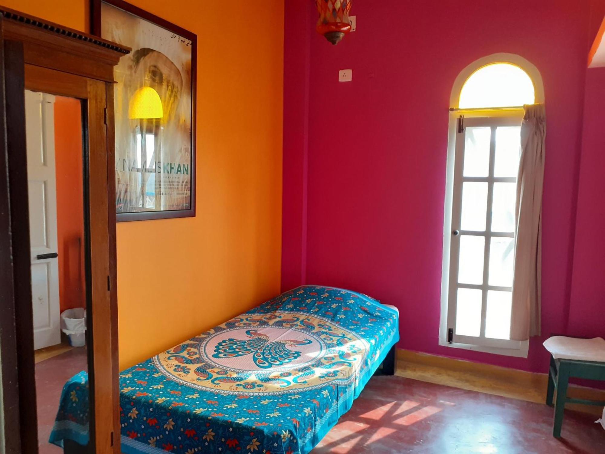 Holi-Wood Guesthouse Puduccseri Kültér fotó